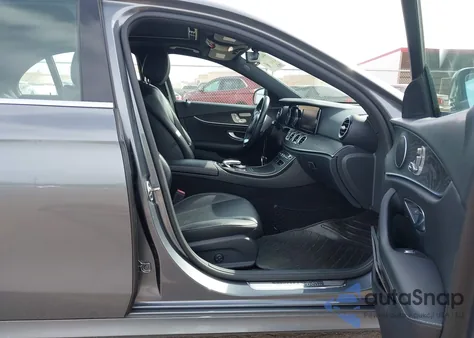 2018 Mercedes-Benz E 300 z USA, uszkodzony, nr VIN WDDZF4JB9JA476018